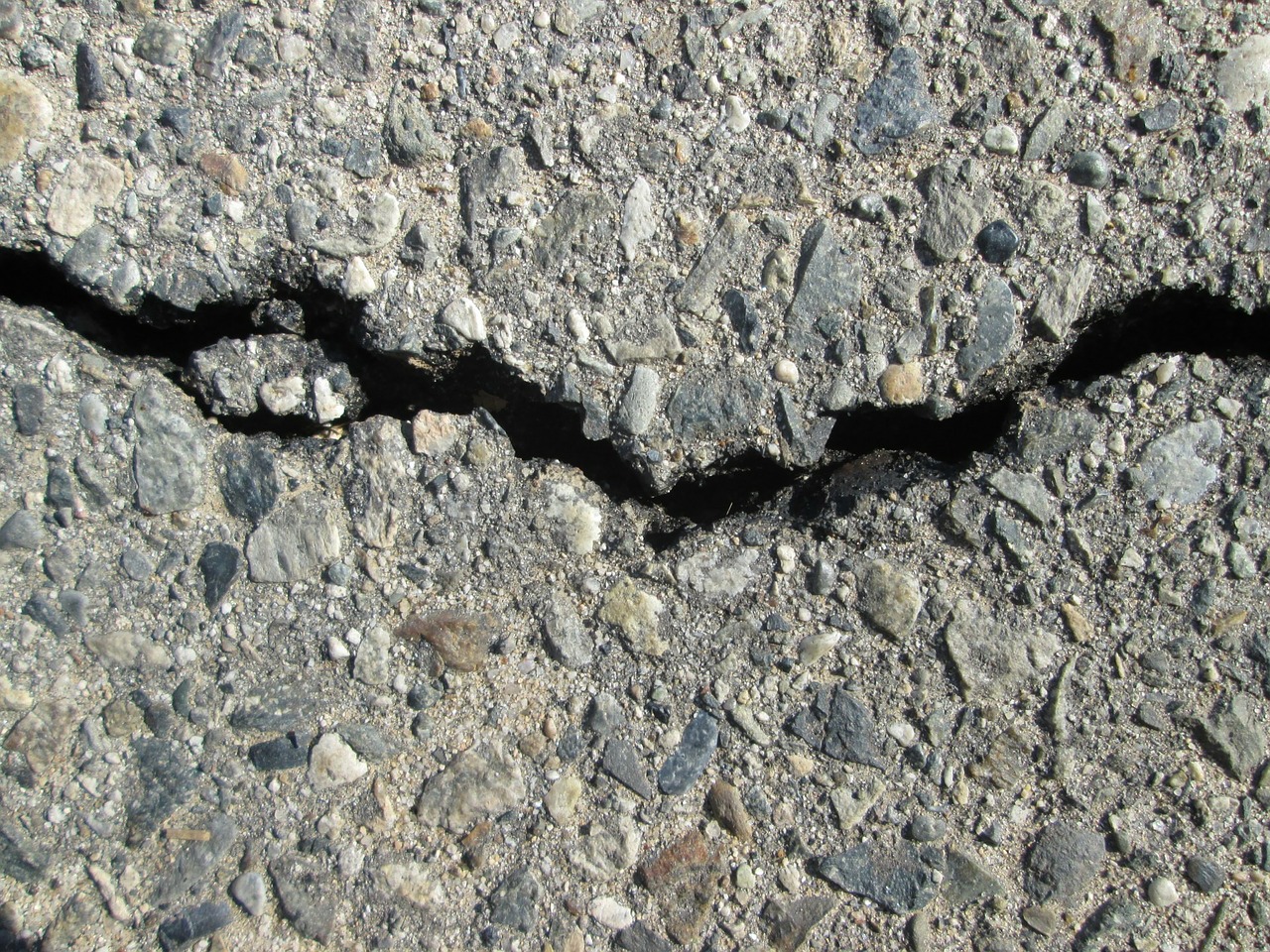 Asphalt crack